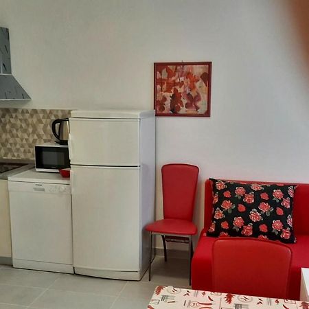Apartmani Mw, Crveni Apartman バスカ エクステリア 写真