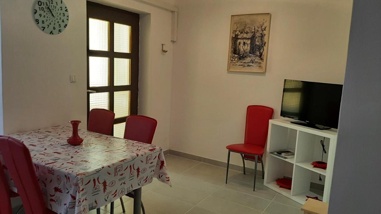 Apartmani Mw, Crveni Apartman バスカ エクステリア 写真
