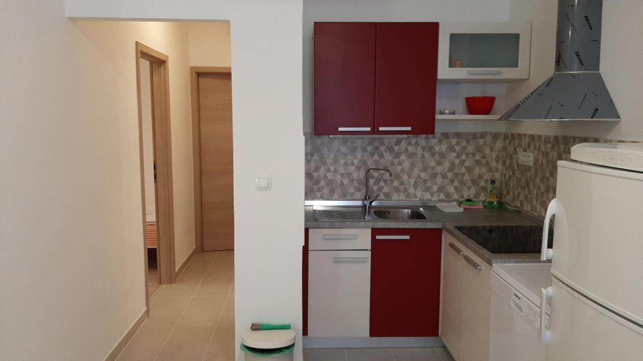 Apartmani Mw, Crveni Apartman バスカ エクステリア 写真