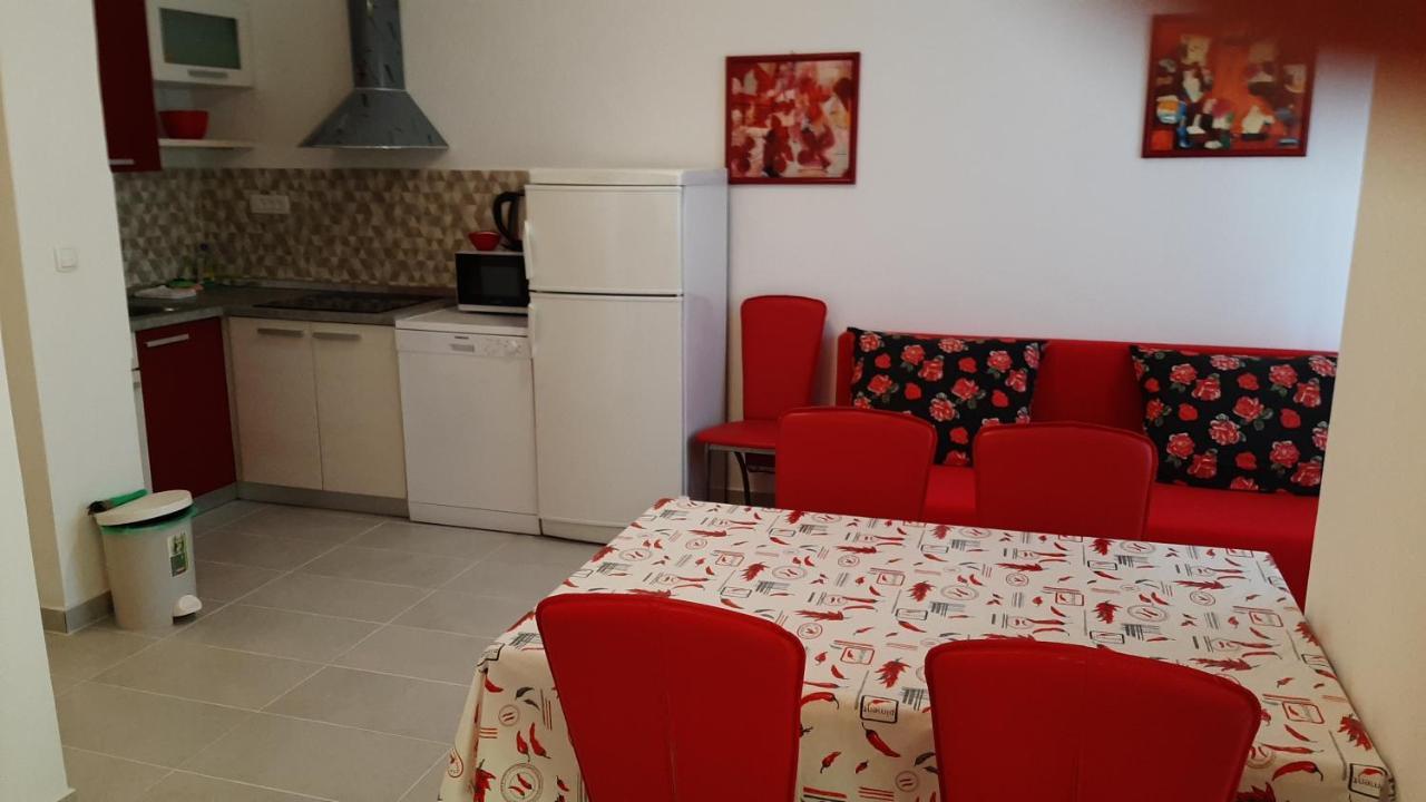 Apartmani Mw, Crveni Apartman バスカ エクステリア 写真