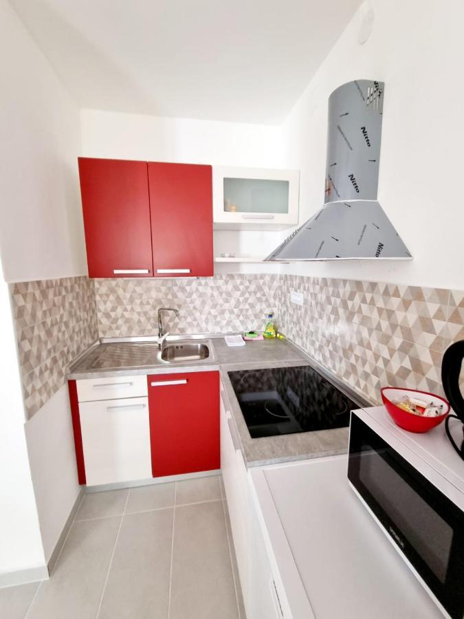 Apartmani Mw, Crveni Apartman バスカ エクステリア 写真