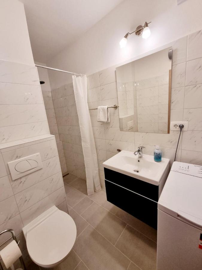 Apartmani Mw, Crveni Apartman バスカ エクステリア 写真