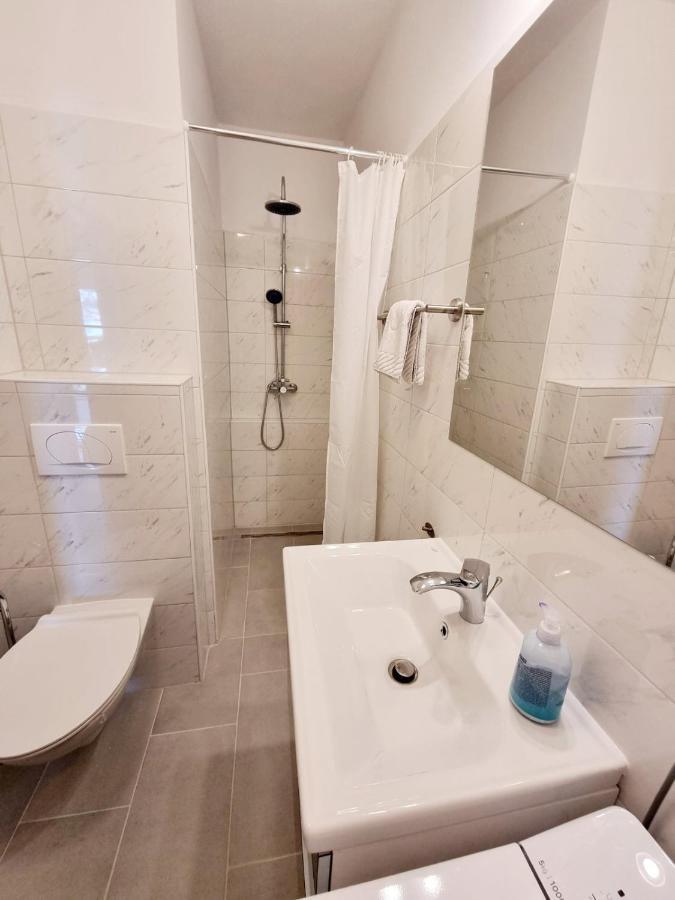 Apartmani Mw, Crveni Apartman バスカ エクステリア 写真