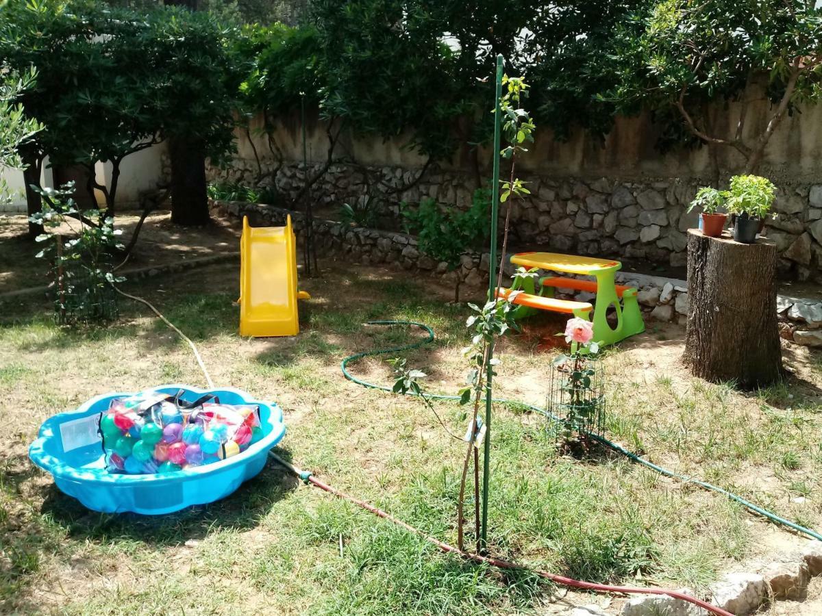Apartmani Mw, Crveni Apartman バスカ エクステリア 写真