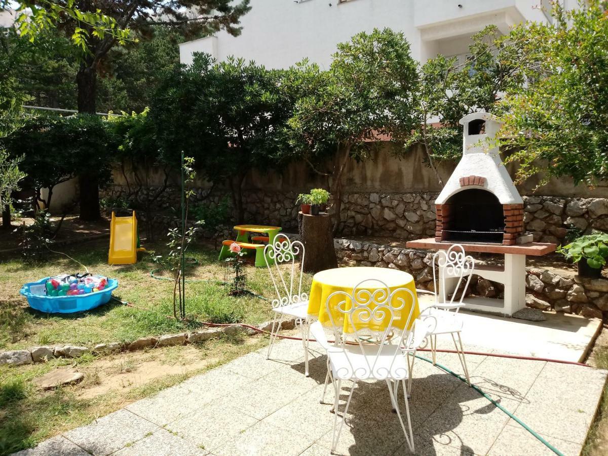 Apartmani Mw, Crveni Apartman バスカ エクステリア 写真